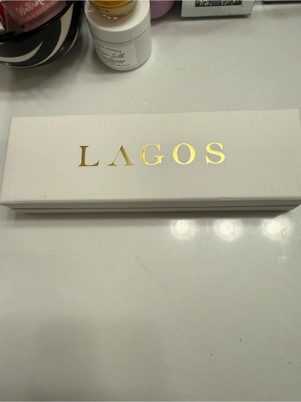 LAGOS elegant white
